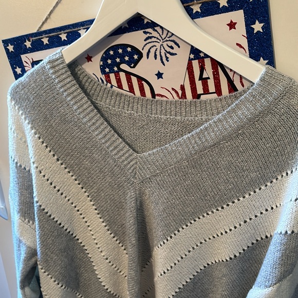 Women’s gray and white fall sweater. New - Picture 2 of 8